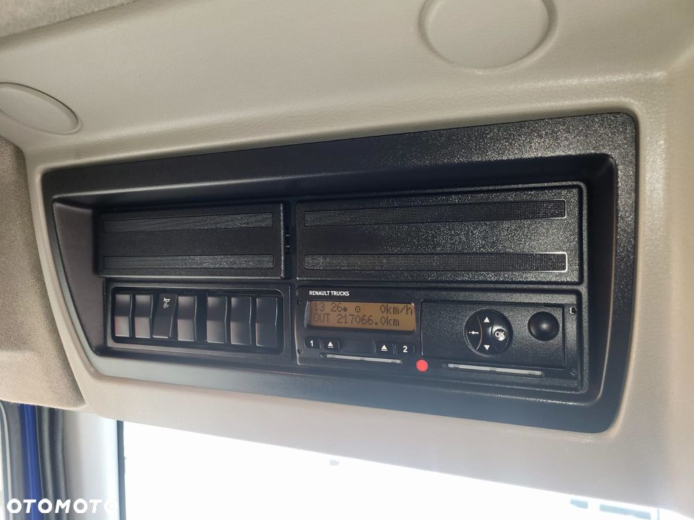 Renault D Wide - 18