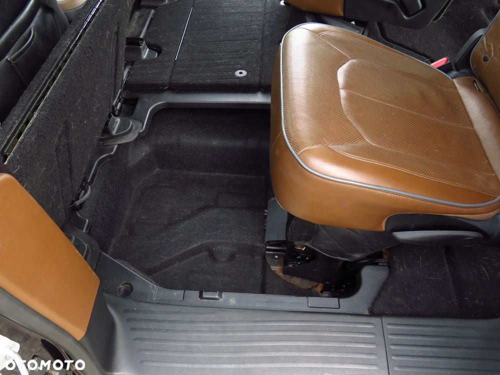 Chrysler Pacifica - 31