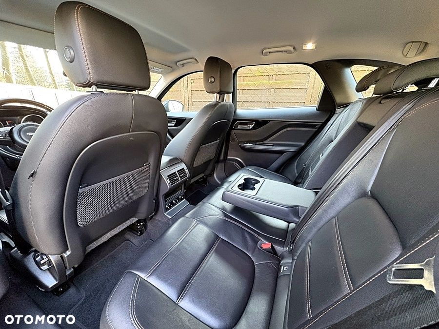 Jaguar F-Pace 20d AWD Prestige - 21
