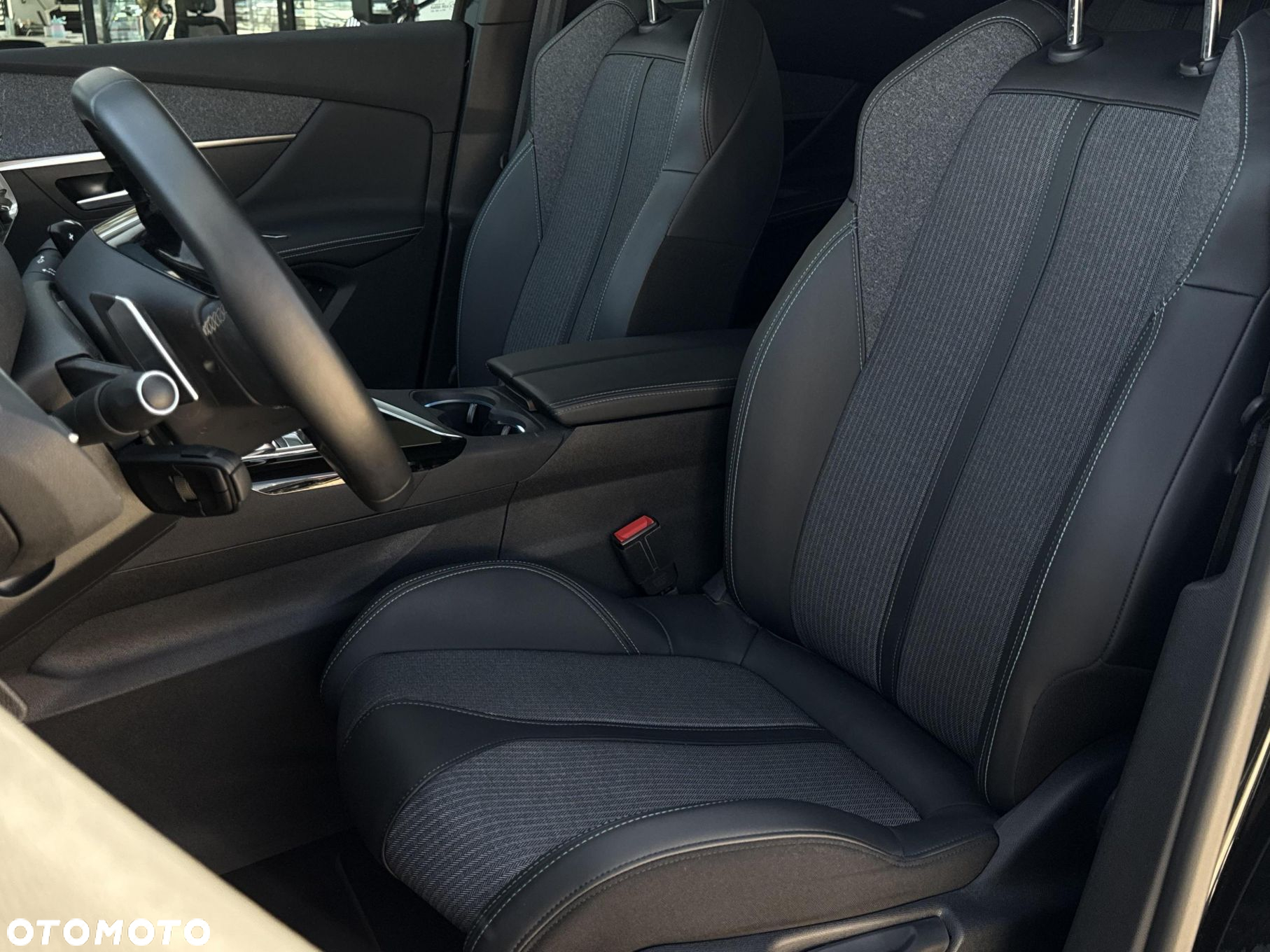 Peugeot 3008 1.2 PureTech Allure Pack S&S EAT8 - 11