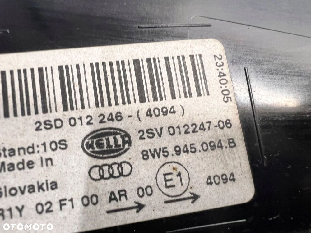LAMPA PRAWY TYŁ W KLAPĘ LED AUDI A4 B9 SEDAN 8W5945094B - 2