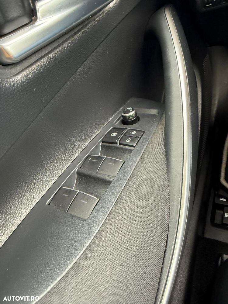 Toyota Corolla Sedan 1.8 HSD Dynamic - 10