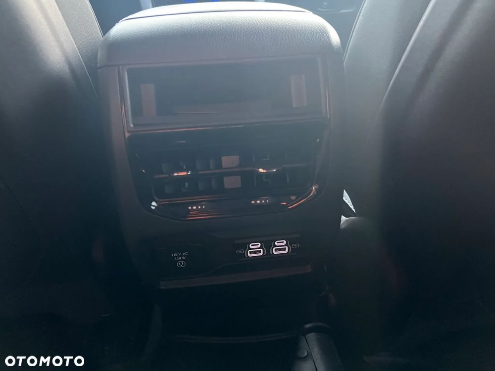 Jeep Grand Cherokee - 25