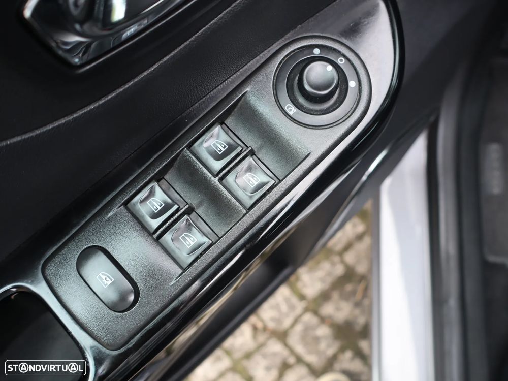 Renault Captur 1.5 dCi Exclusive - 19