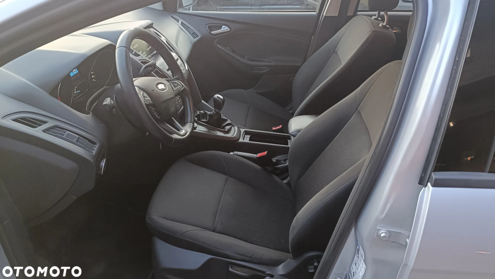 Ford Focus 1.0 EcoBoost Ambiente - 14
