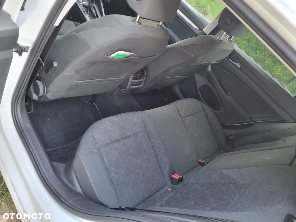 Volkswagen Golf - 8