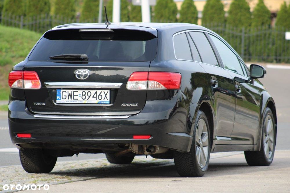 Toyota Avensis 1.8 Premium - 38