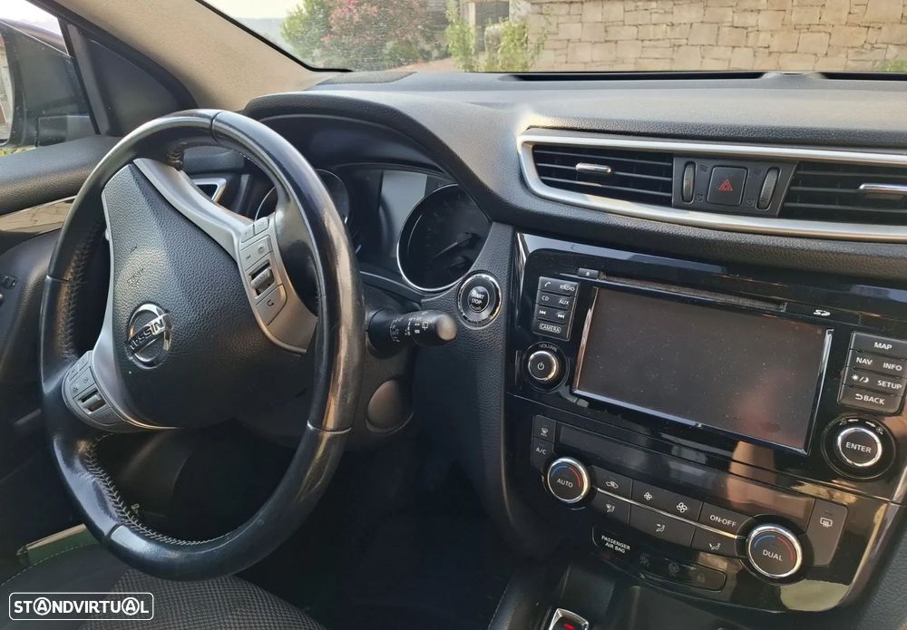 Nissan Qashqai 1.5 dCi N-Connecta - 6