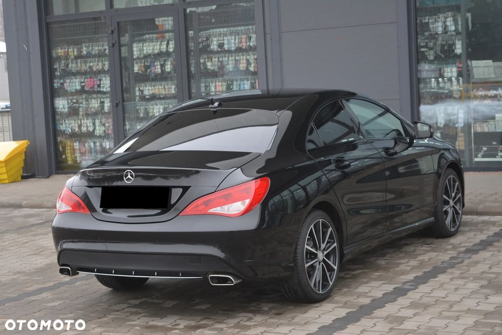 Mercedes-Benz CLA 180 7G-DCT StreetStyle - 14