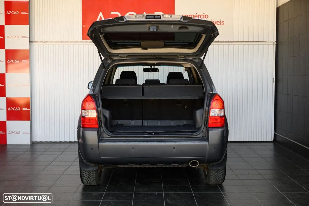 Hyundai Tucson 2.0 2WD GLS - 21