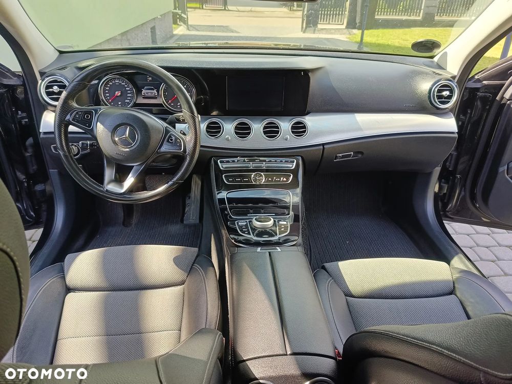 Mercedes-Benz Klasa E 220 d 4Matic All-Terrain 9G-TRONIC Exclusive - 5