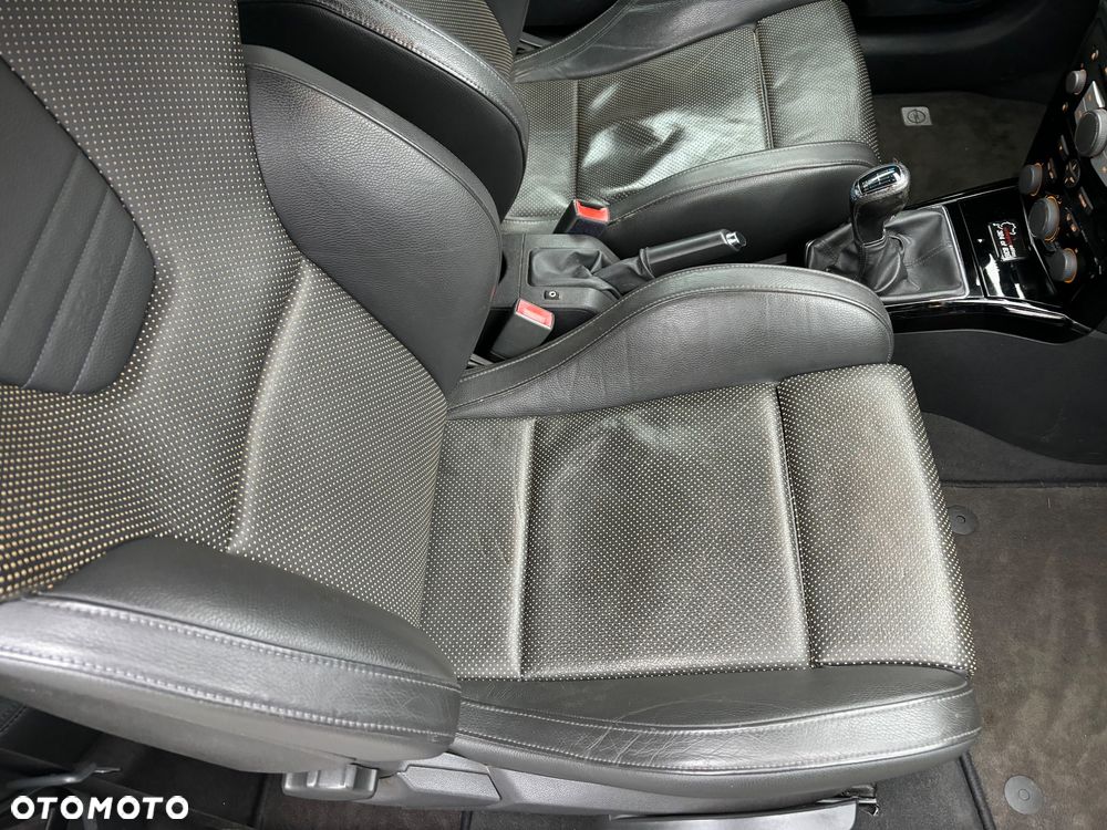 Opel Astra OPC Nürburgring Edition - 22