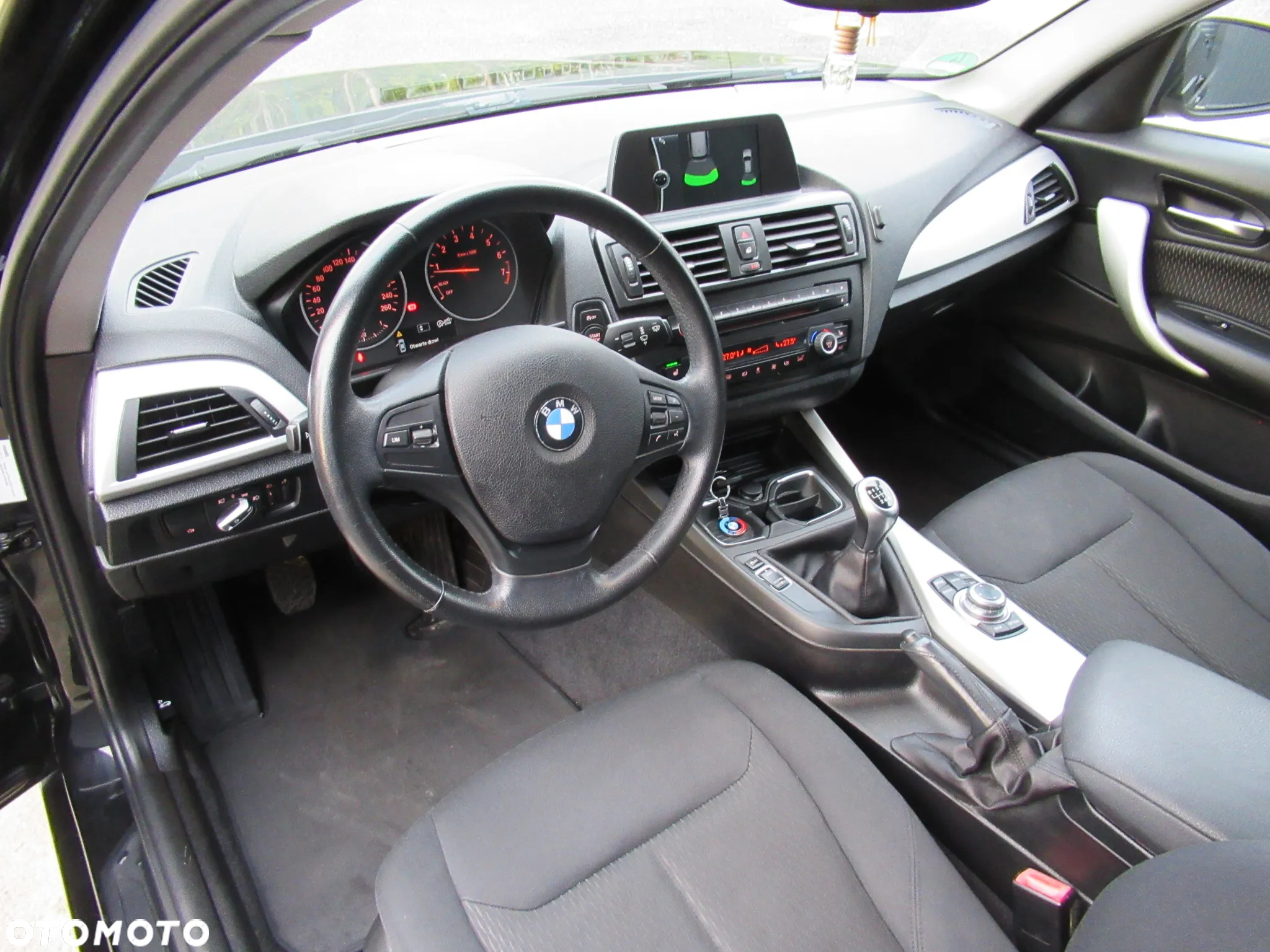 BMW Seria 1 114i - 12