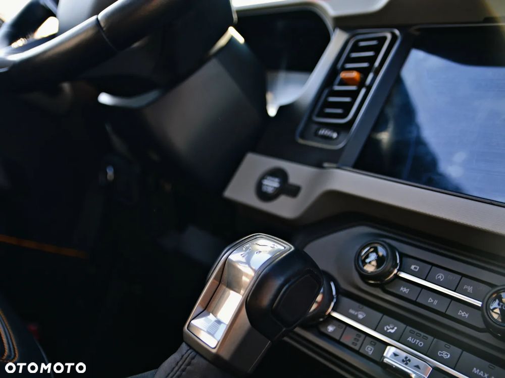 Ford Bronco - 17