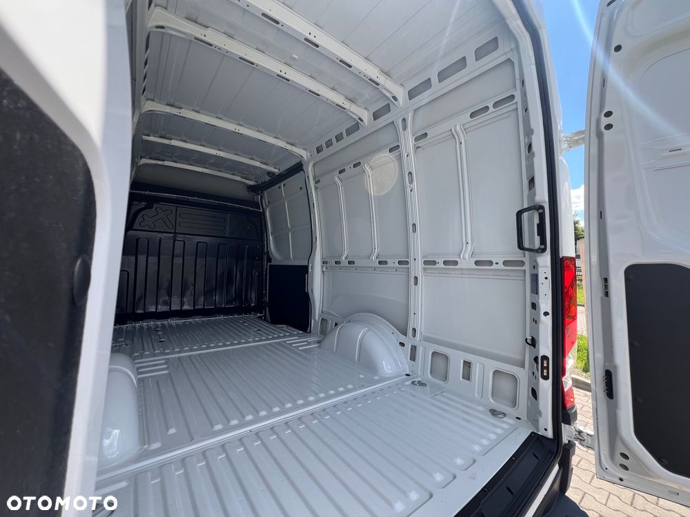 Iveco Daily - 12