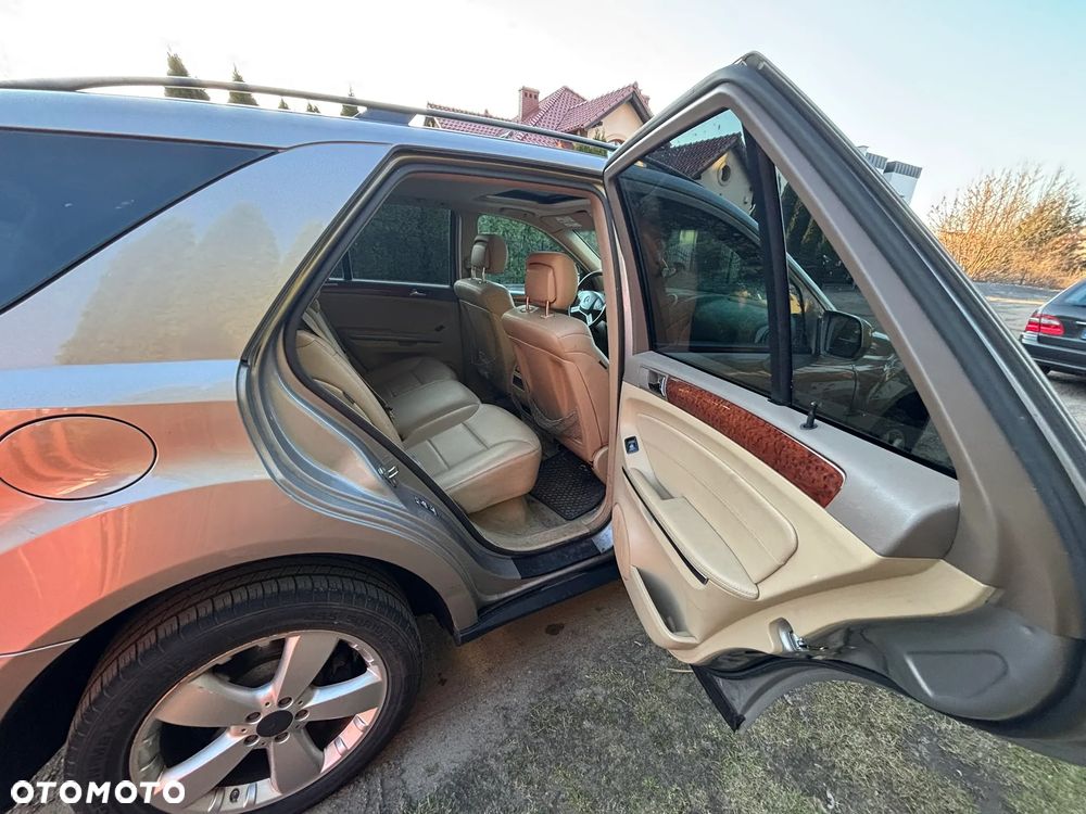 Mercedes-Benz ML 350 4-Matic - 15