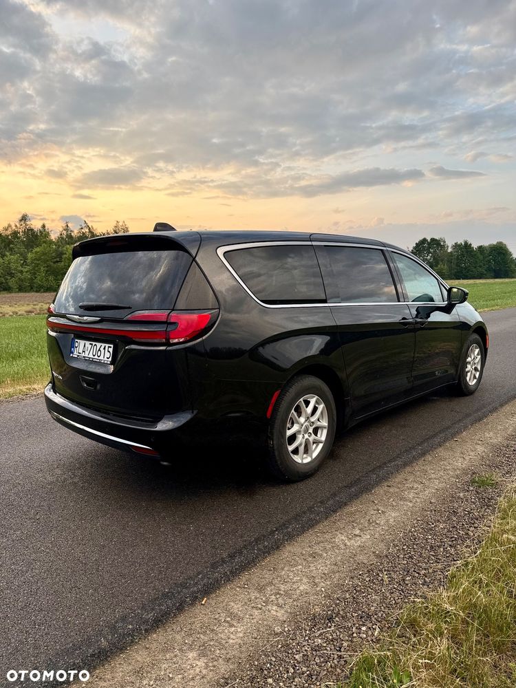 Chrysler Pacifica - 4