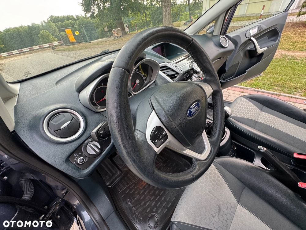 Ford Fiesta - 15