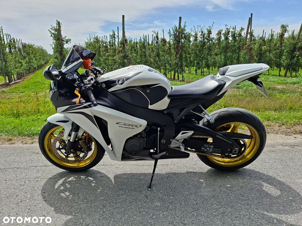 Honda CBR - 3