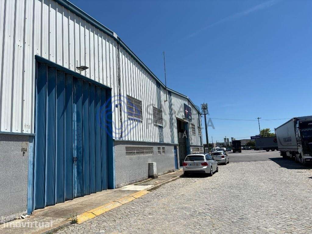 ARMAZÉM COM 1200 m2 - Grande imagem: 2/8