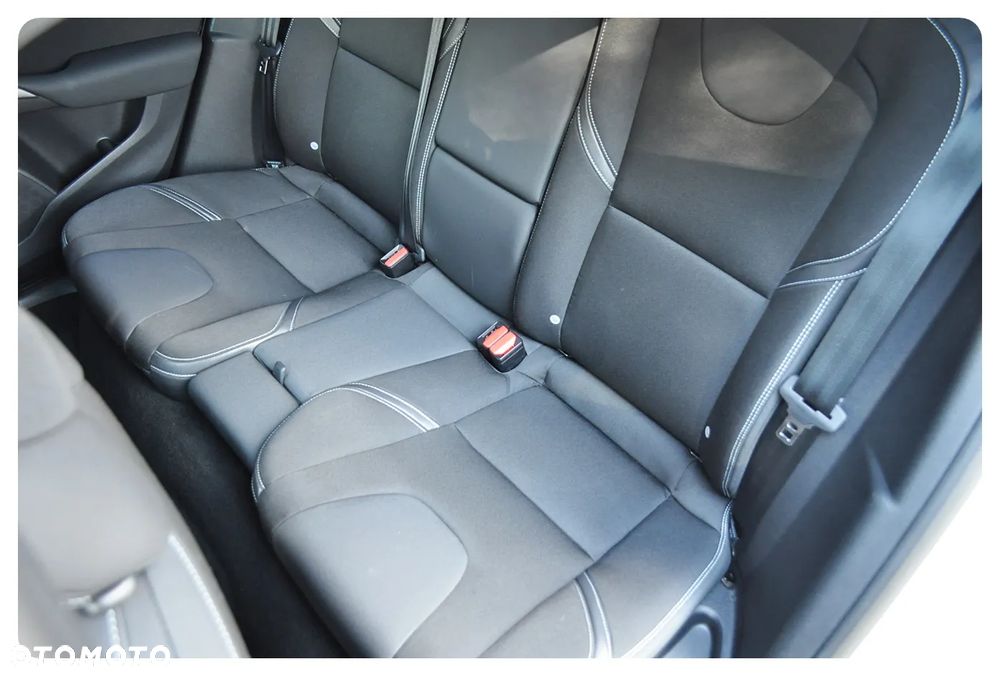 Volvo V40 T2 Drive-E Momentum - 26