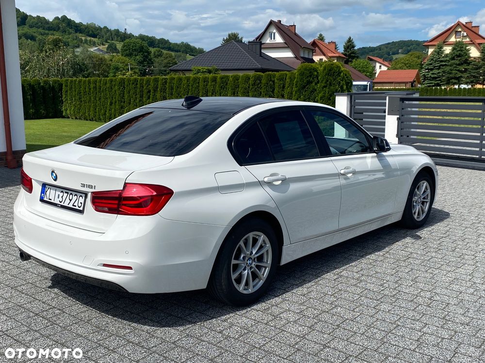 BMW Seria 3 318i - 5