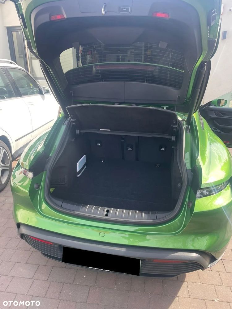 Porsche Taycan 4 Cross Turismo - 23