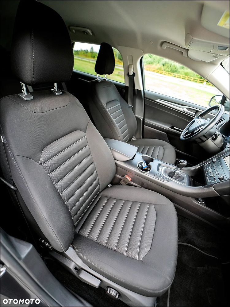 Ford Mondeo - 38