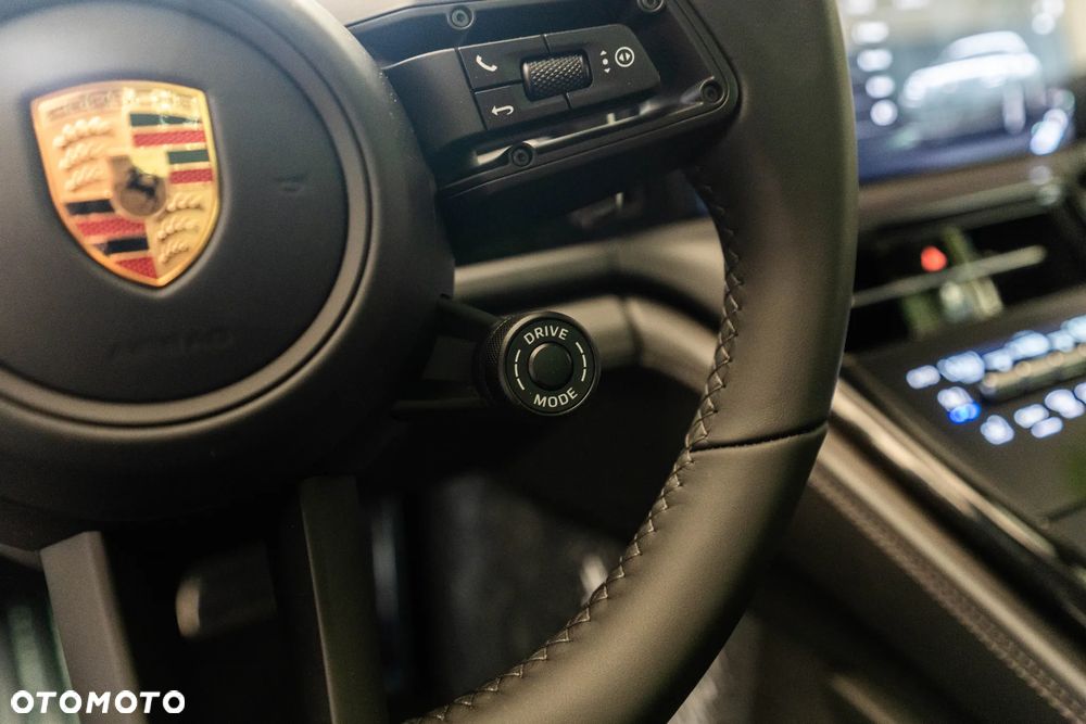 Porsche Panamera 4 E-Hybrid PHEV - 17