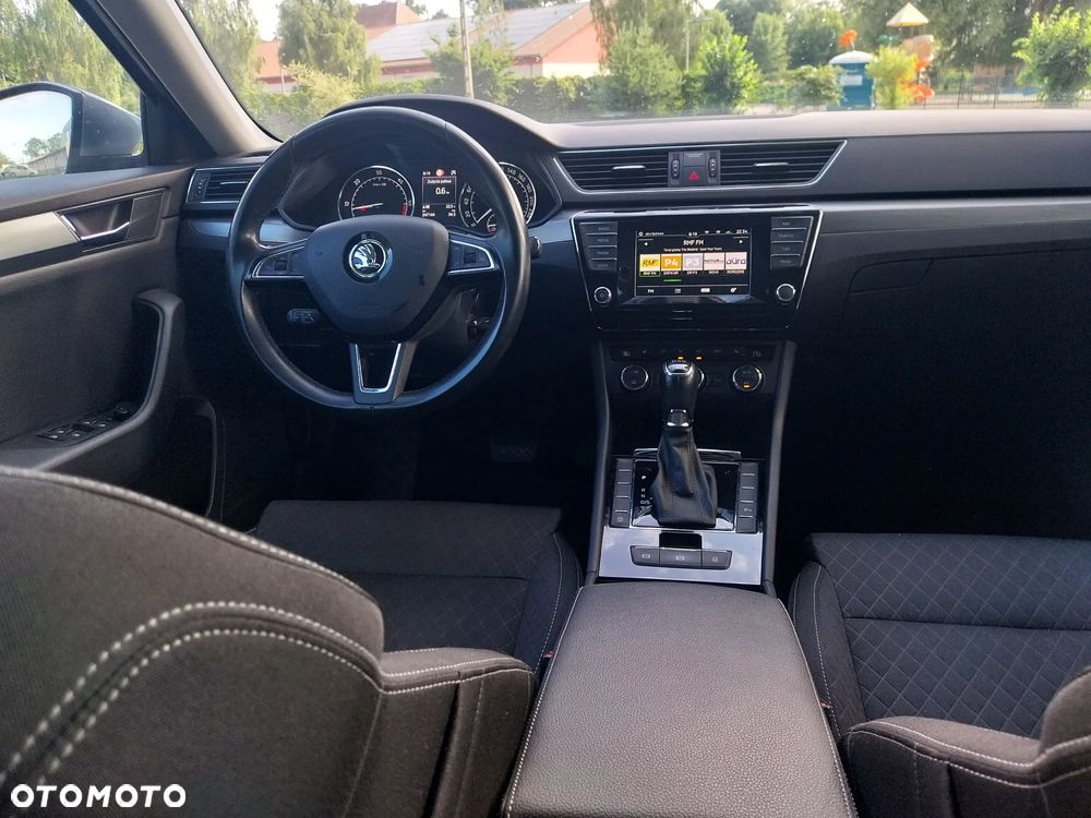 Skoda Superb 2.0 TDI Sportline DSG - 5