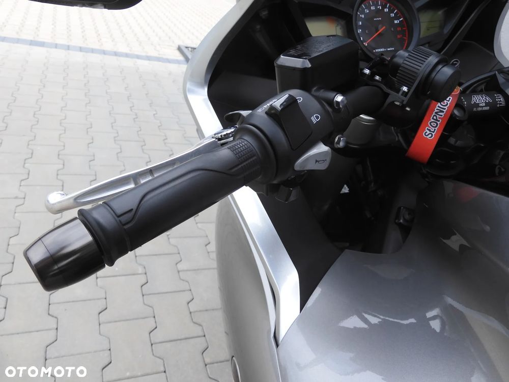 Honda VFR - 26