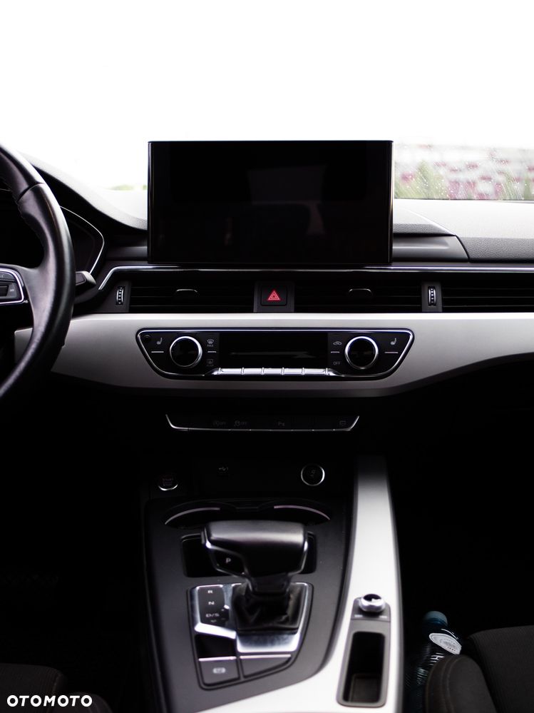 Audi A4 Limousine 35 TFSI mHEV S Line S tronic - 9