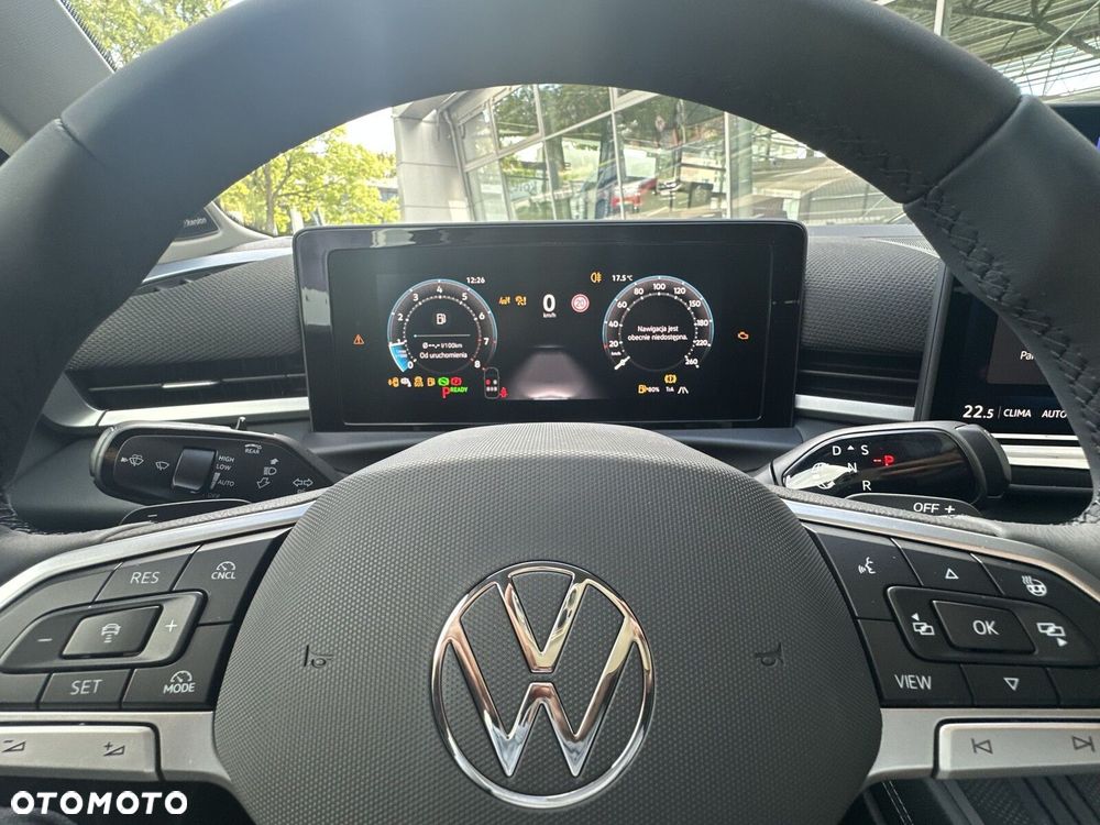Volkswagen T-Roc - 17