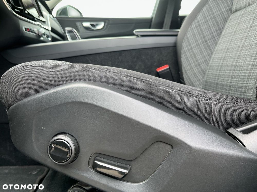 Volvo XC 60 B4 D Core - 12