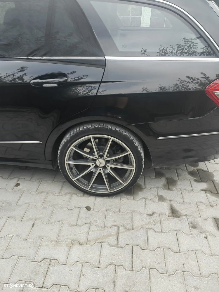 Mercedes-Benz 350 - 8