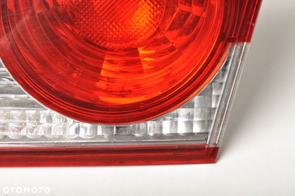 HONDA CIVIC VIII LAMPA PRAWA TYLNA W KLAPE - 6