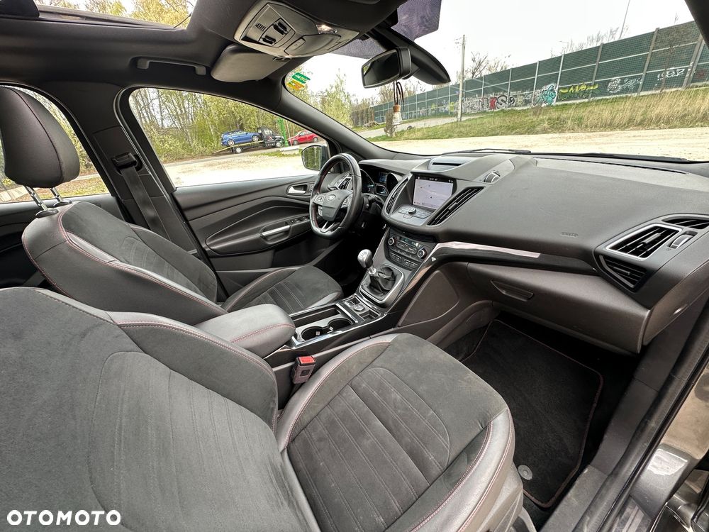 Ford Kuga 2.0 TDCi FWD ST-Line - 36