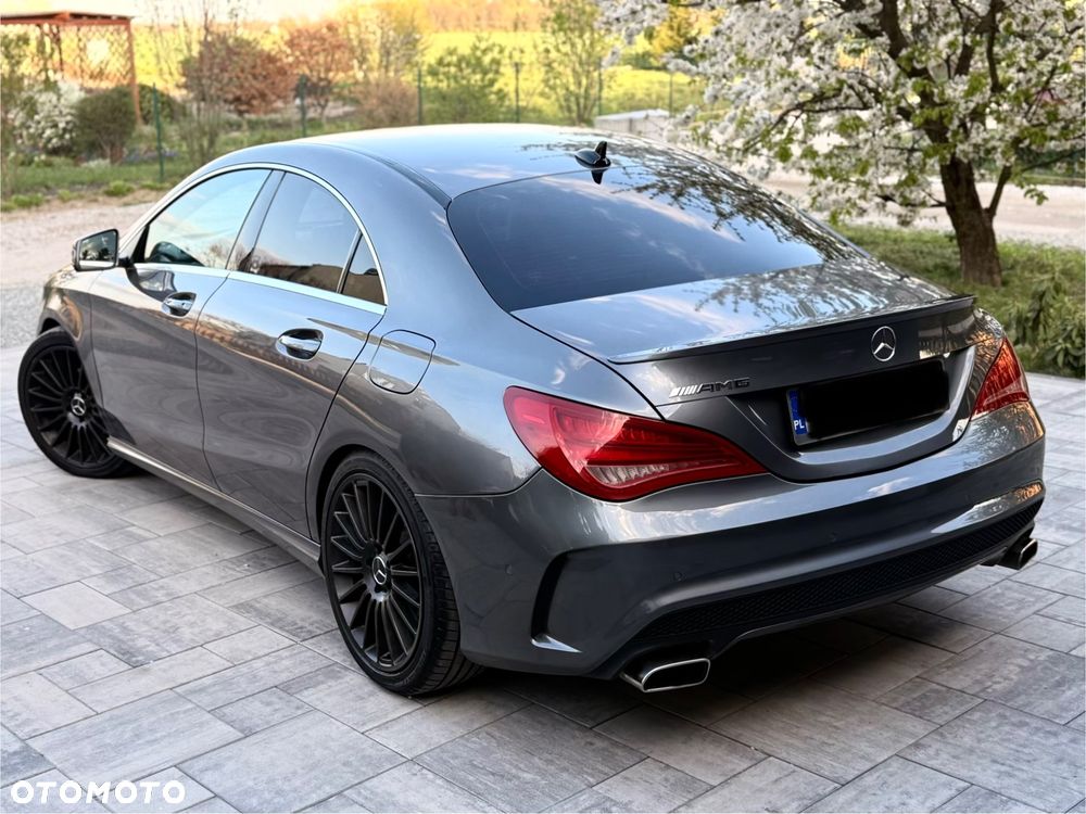 Mercedes-Benz CLA 180 AMG Line - 4