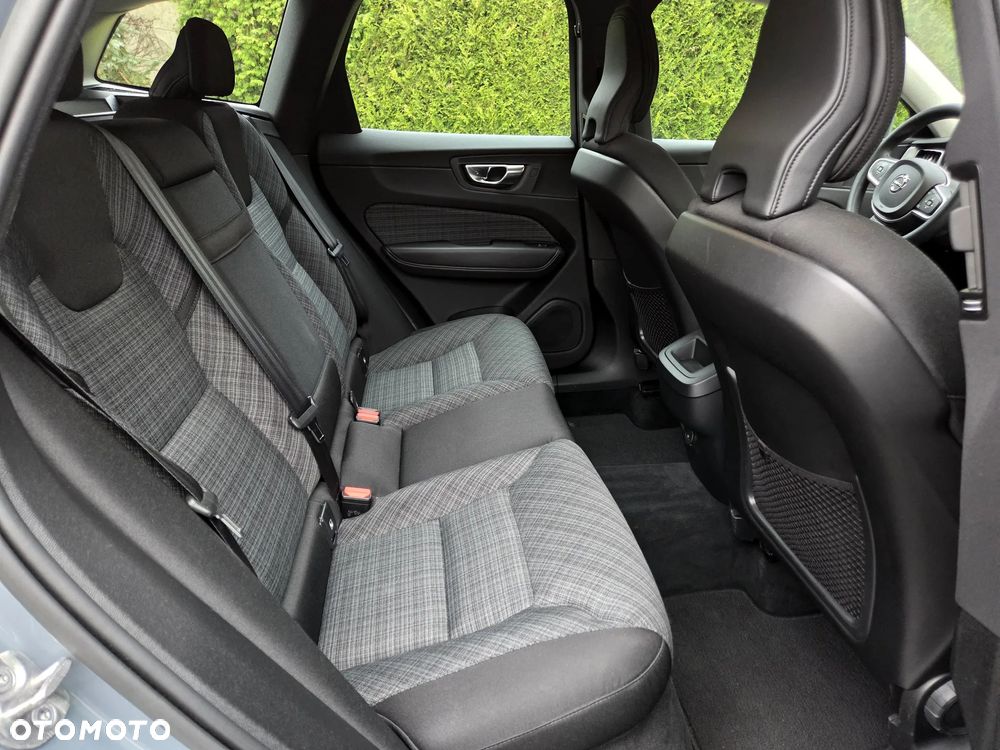 Volvo XC 60 B4 D Geartronic Momentum Pro - 36