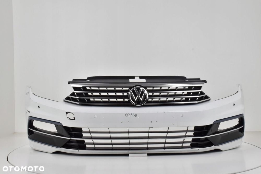 VOLKSWAGEN PASSAT B8 R-LINE PRZED LIFT 2016- ZDERZAK PRZEDNI - 1