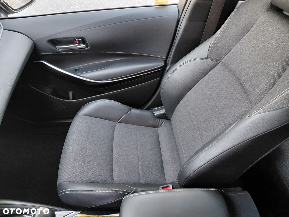 Toyota Corolla 2.0 Hybrid Executive - 15
