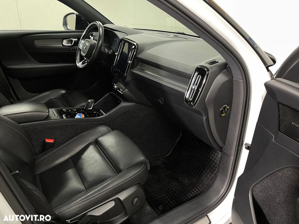 Volvo XC 40 B4 AT8 AWD Mild Hybrid R-Design - 10