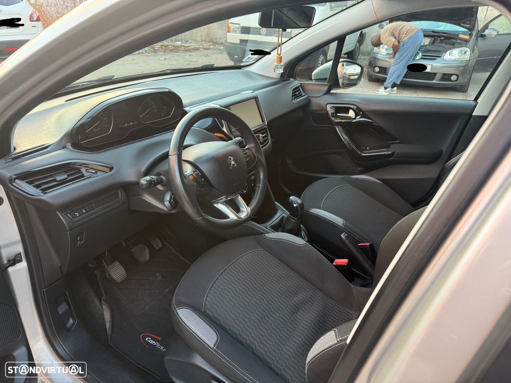 Peugeot 208 1.2 PureTech Active - 4