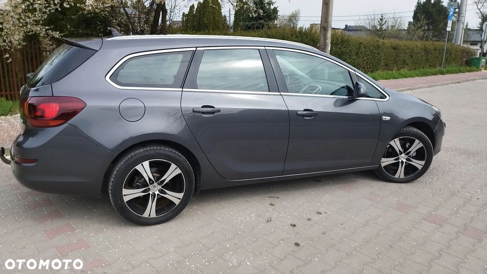 Opel Astra 1.4 Turbo Cosmo - 25