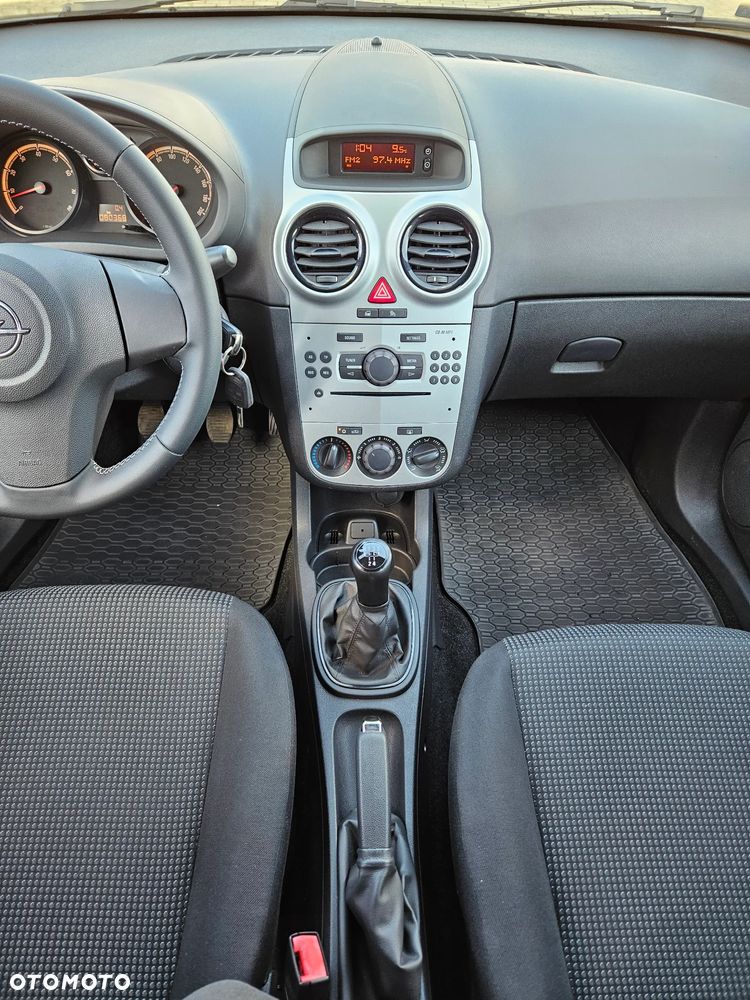 Opel Corsa 1.2 16V Essentia - 20