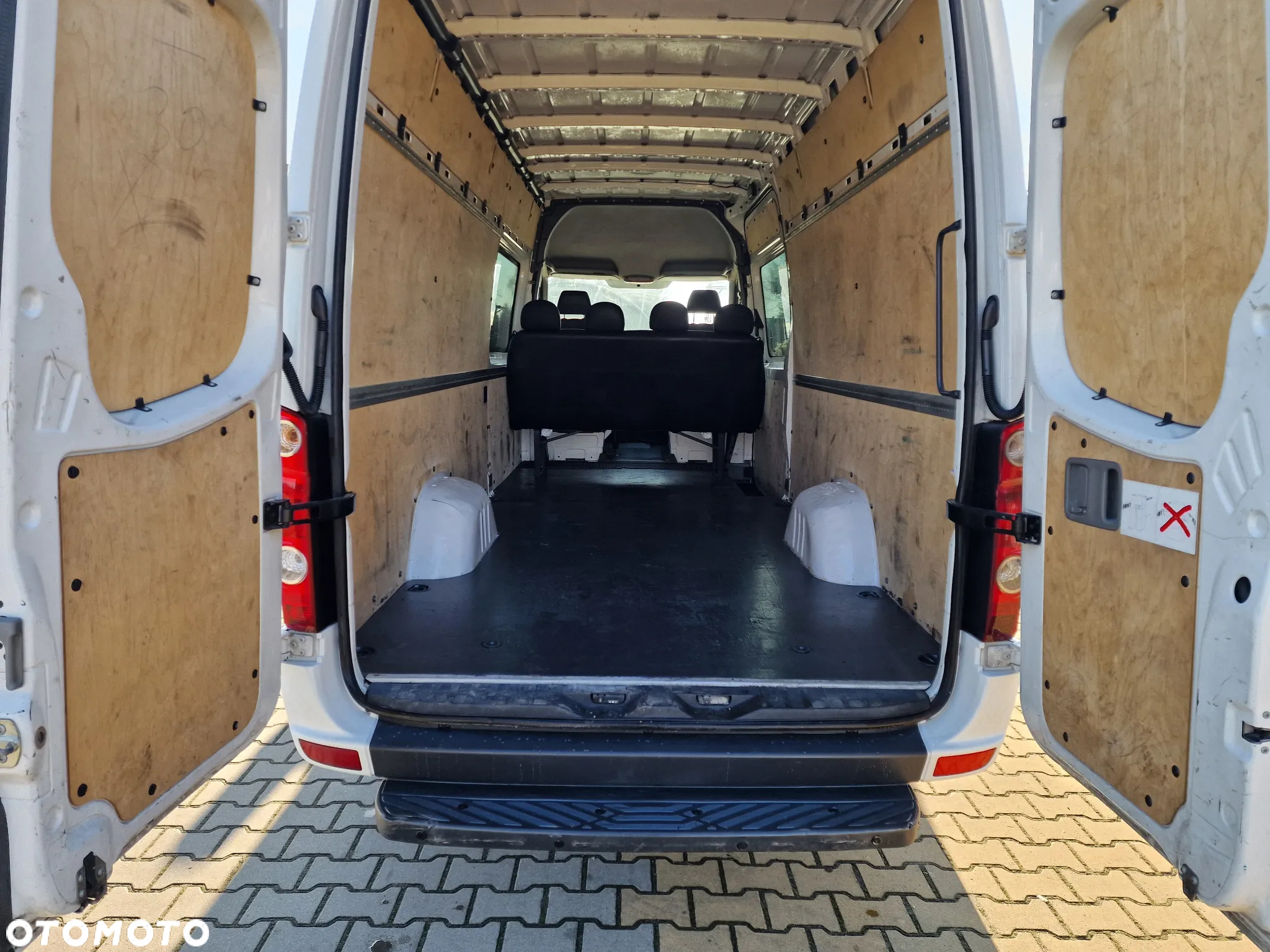 Volkswagen Crafter - 12