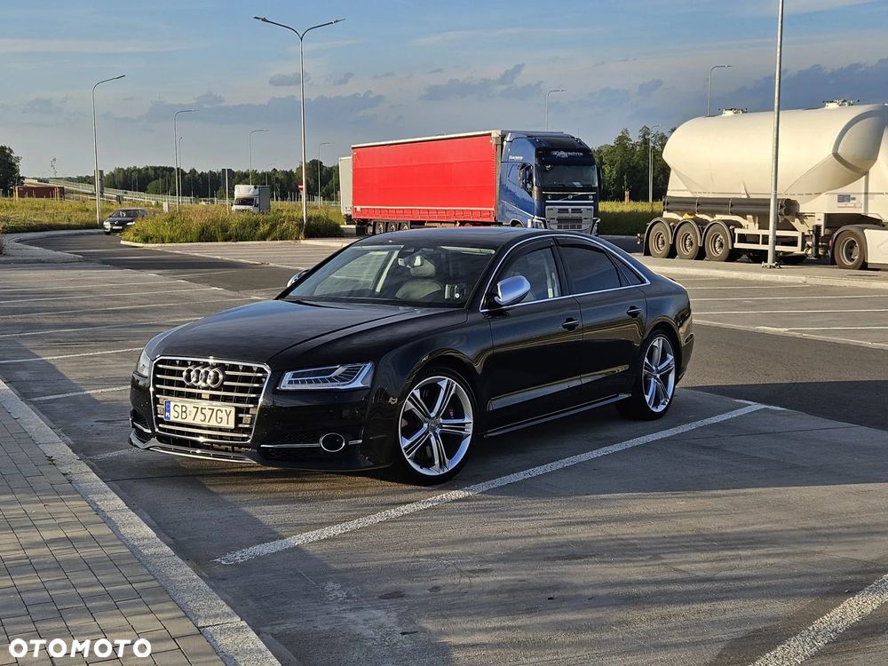 Audi S8 - 6