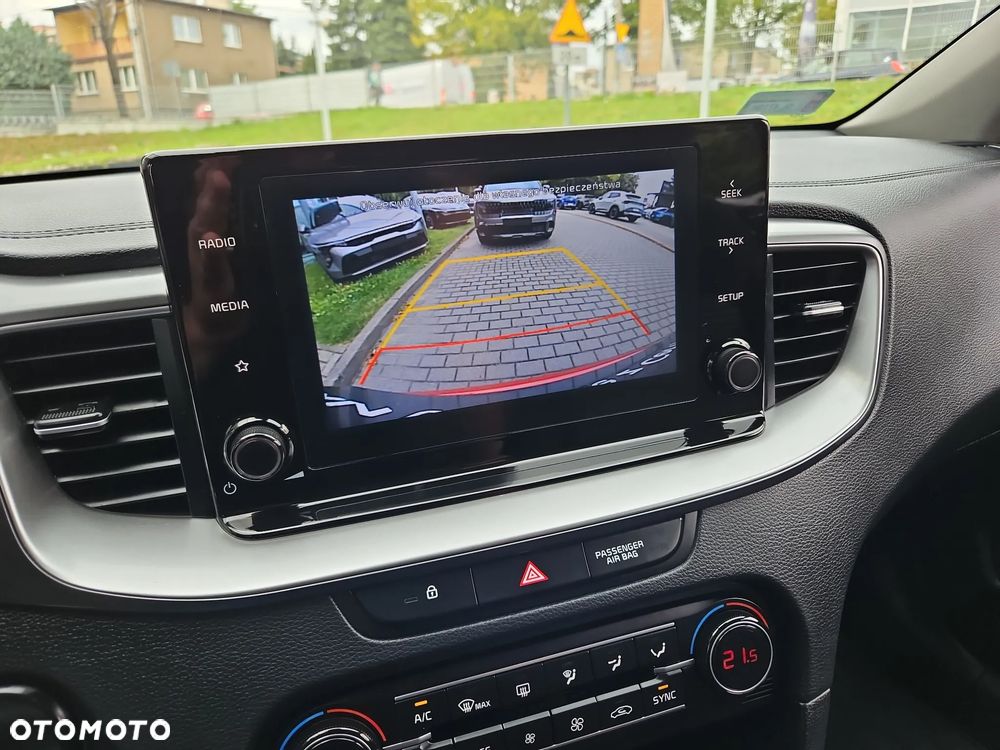 Kia XCeed 1.5 T-GDI M - 23
