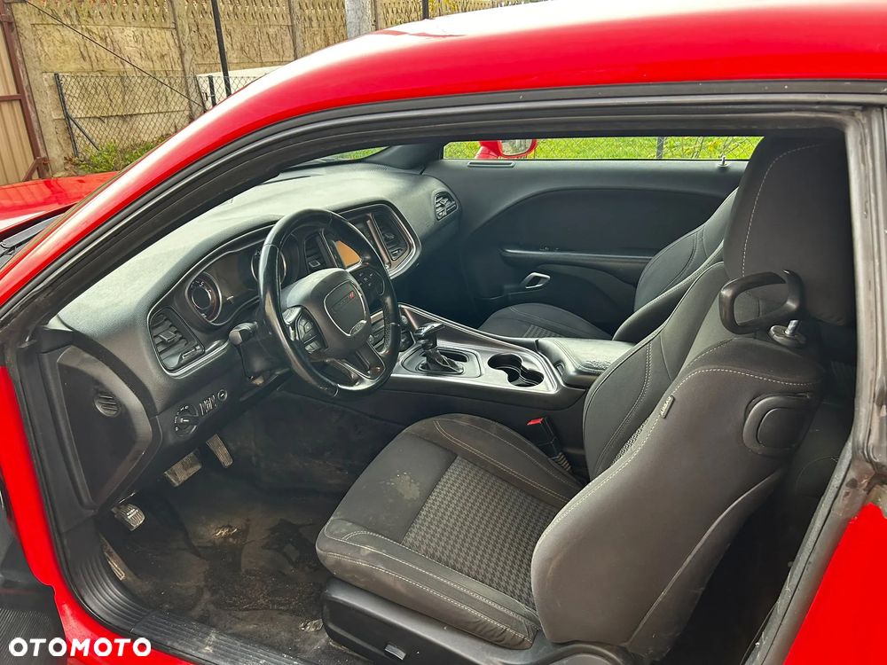 Dodge Challenger - 16