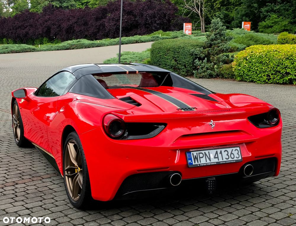 Ferrari 488 - 4